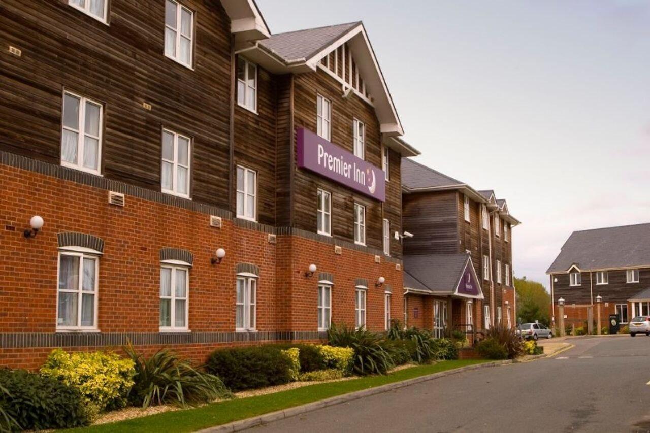 Premier Inn Isle Of Wight นิวพอร์ต ภายนอก รูปภาพ