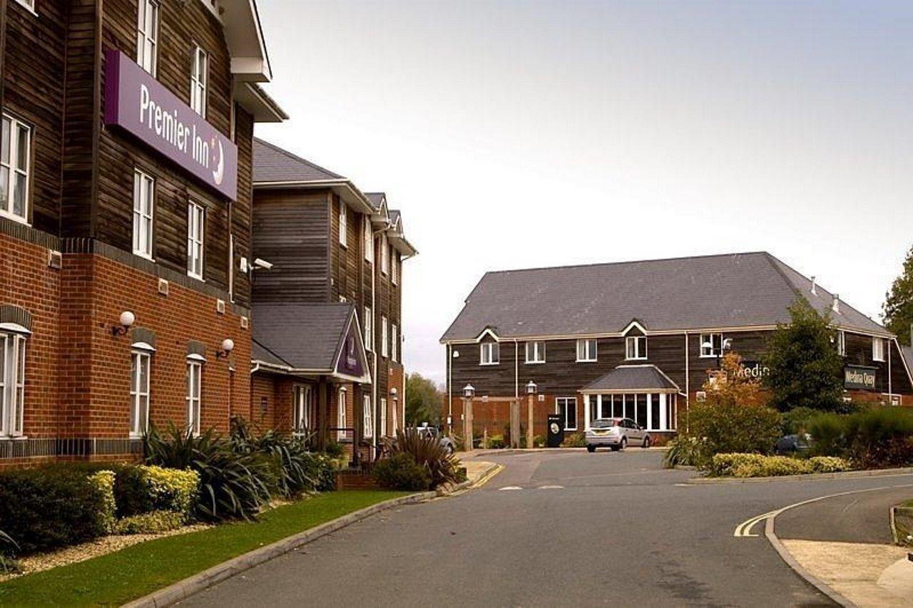 Premier Inn Isle Of Wight นิวพอร์ต ภายนอก รูปภาพ